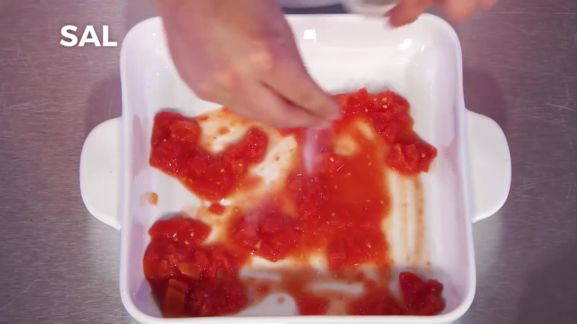 Canelones de pollo, ricota y espinaca