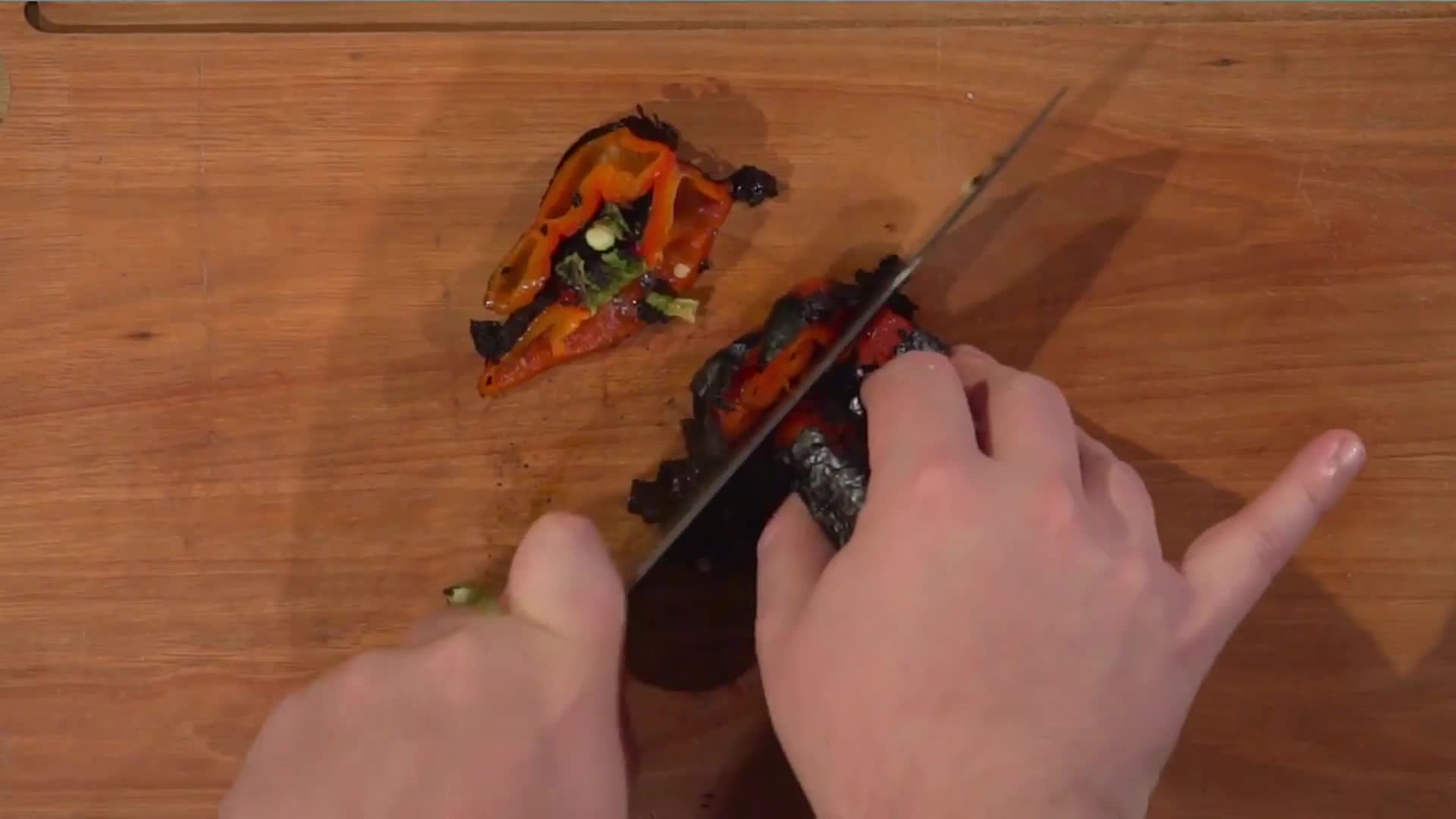 Ñoquis rellenos con pesto de ajíes