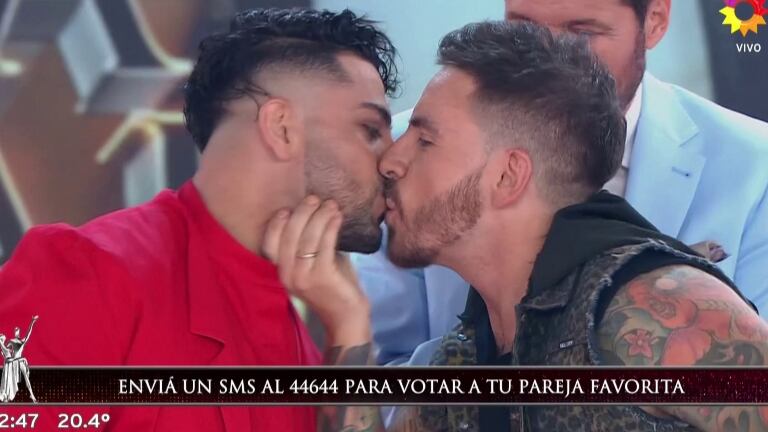 Fede Bal y Mazzei se besaron en la previa de la semifinal del Súper Bailando