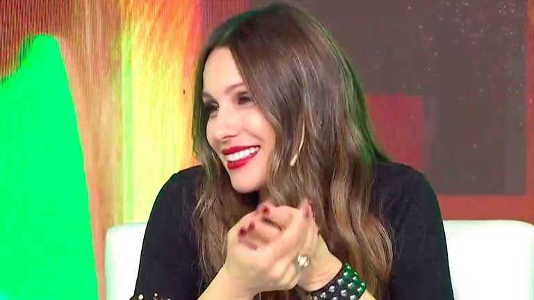 Pampita contó qué le impide hacer nudismo en una playa