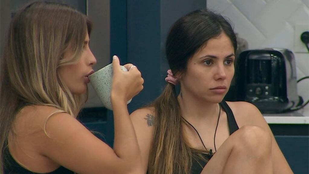 Gritaron contra Romina Uhrig y Julieta Poggio desde afuera de la casa de Gran Hermano