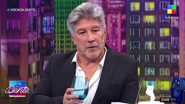Pachu Peña habló el día que dos fanáticas se metieron a un cuarto de hotel para pedirle una foto: "Nos asustamos"