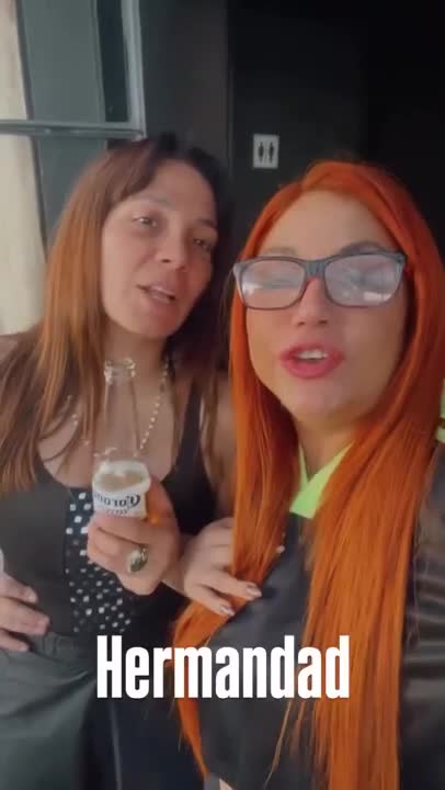 El abrazo de Lourdes Fernández y Lissa Vera.