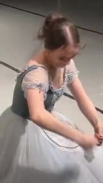 Guido de Benedetti presenta Giselle en el teatro Avenida.