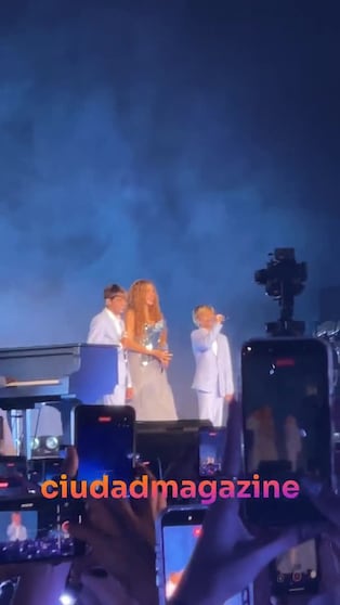 Shakira cantó por primera vez junto a sus hijos y emocionó a más de 45 mil personas en Vélez: el video