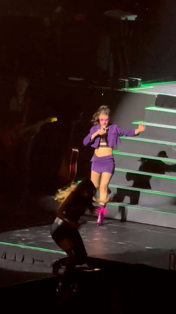 Catherine Fulop se cayó del escenario en el show de ErreWay: así reaccionó el público