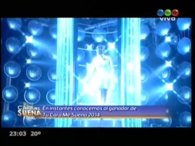Ángela Torres, osado vestido y emoción hasta las lágrimas con su familia en la final de Tu cara me suena: mirá