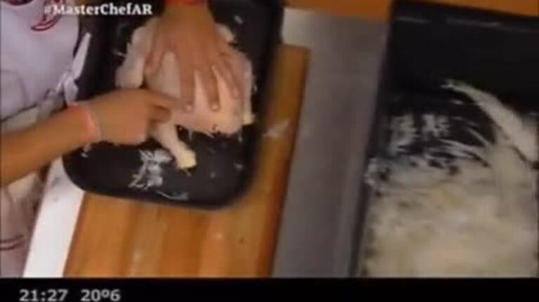 ¡Se puso picante! El fuerte reto de Christophe a un concursante de MasterChef que "canchereó" con su plato