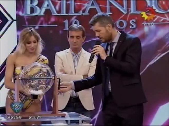 Ergün Demir bailó disco en el ritmo de improvisación de ShowMatch