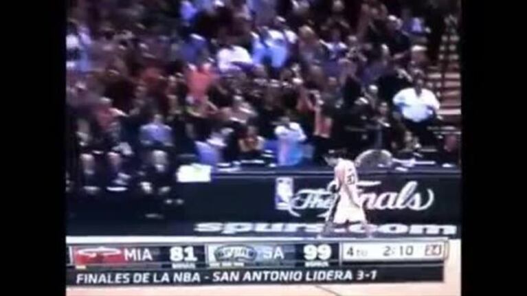 Manu Ginóbili, tetracampeón de la NBA: el video del emotivo abrazo con su mujer y la alegría de los famosos
