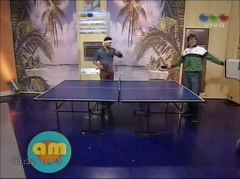 Leo Montero desafió a Charly Berlocq, el héroe de la Copa Davis, al ping pong...