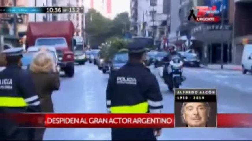 Emoción y dolor en el último adiós a Alfredo Alcón: las imágenes