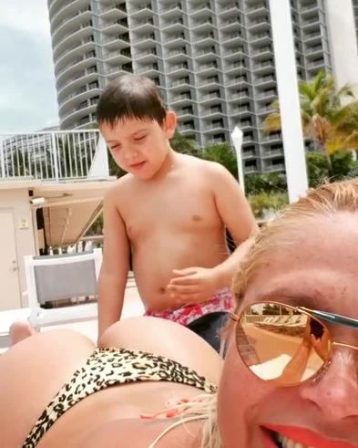 Nazarena Vélez en Instagram “El amor mas puro💙 #celos #hijo.mp4