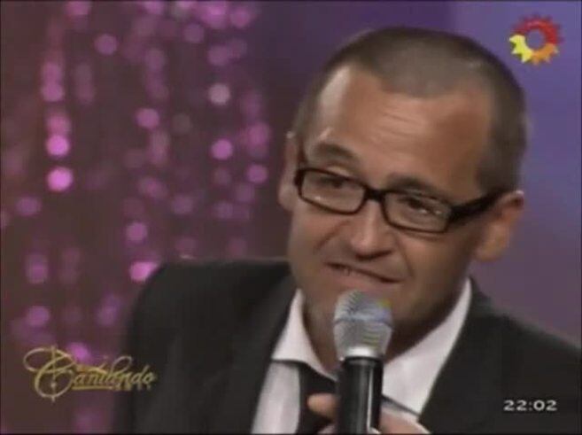 Alvaro Navia rompió en llanto en Cantando 2011