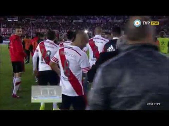 La dedicatoria de Carlos Sánchez al finalizar River- Boca