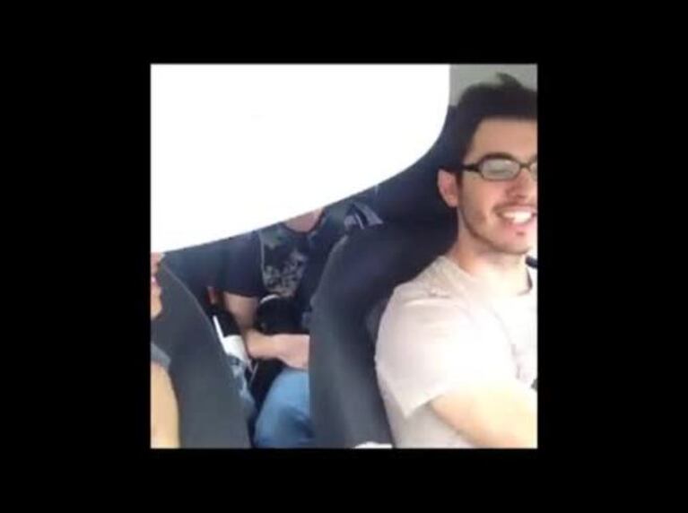 ¡Una fan más! Lali Espósito cantó como Charango: mirá el divertido video