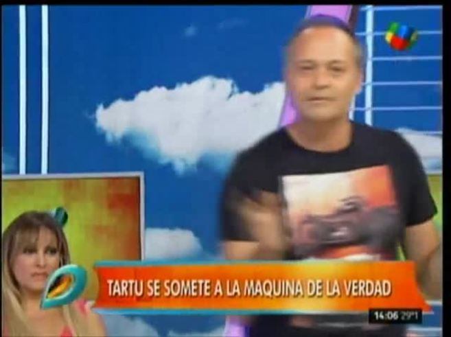 ¡El video del Tartu dance! Augusto Tartúfoli  sorprendió con su danza electrónica en Intrusos