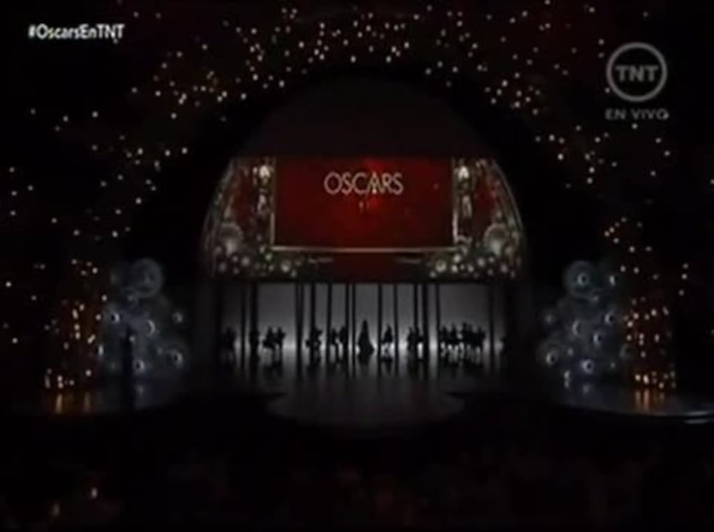 Premios Oscar 2015: el increíble musical de Lady Gaga en homenaje a La novicia rebelde