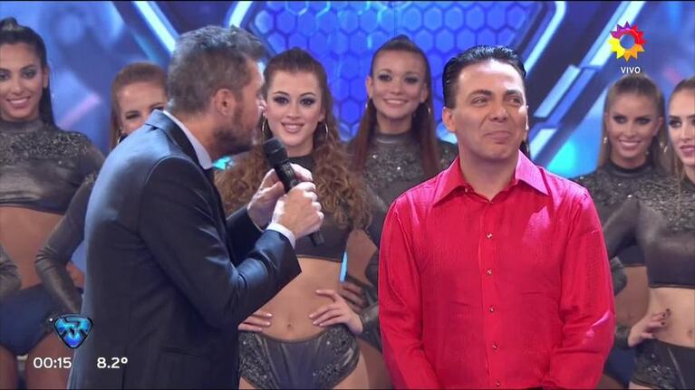 Cristian Castro cantó en ShowMatch y habló de su brevísimo matrimonio de 28 días