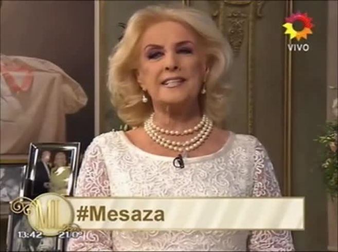 El show de mimos de Vicky Xipolitakis y José Ottavis en la mesa de Mirtha Legrand
