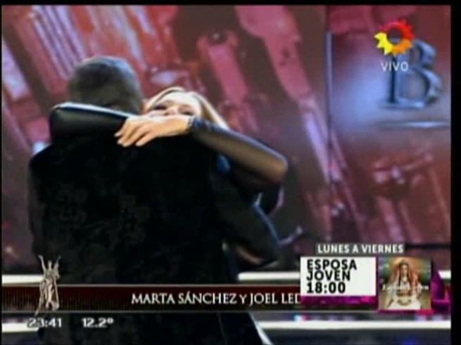 El lomazo de Marta Sánchez en su debut en la pista del Bailando: belleza y sensuales curvas