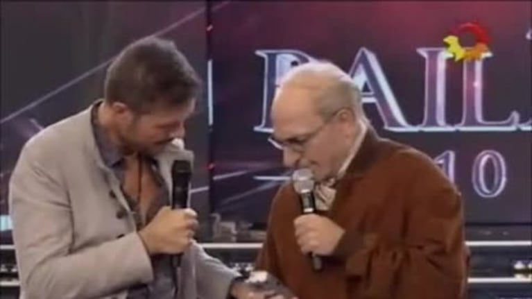 Freddy Villarreal bailó lookeado como Fernando de la Rúa