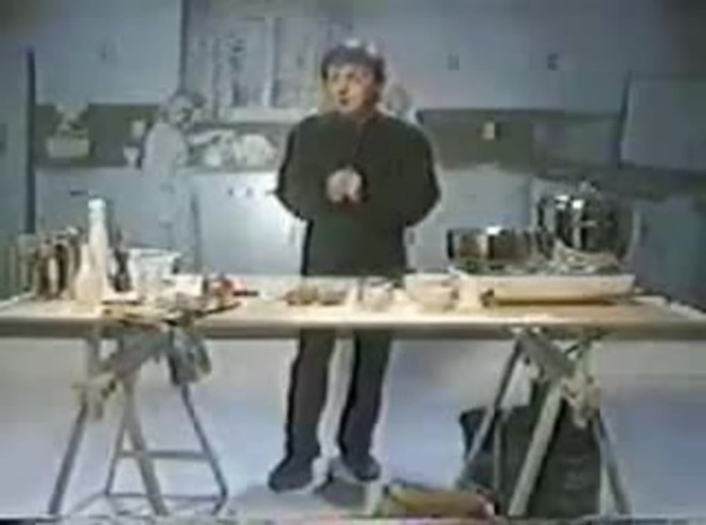 Archivo inédito: el día que Paul McCartney cocinó en un programa de TV