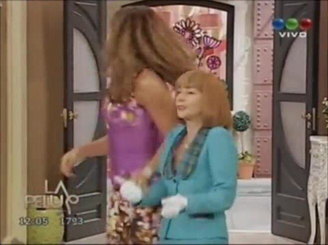 Las perlitas de Mirtha Legrand en La Pelu y ¡comiendo sándwich de salame en vivo!