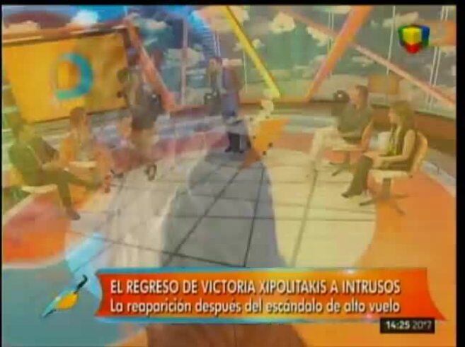Xipolitakis fue a Intrusos con un vestido que transparentaba ¡todo!... y le pidieron que se tape