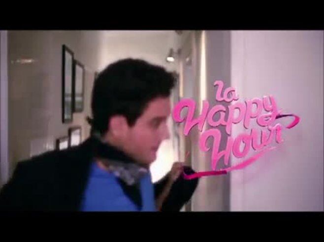 Alejandra Maglietti, chica de videoclip: ropa sexy y beso con otro hombre