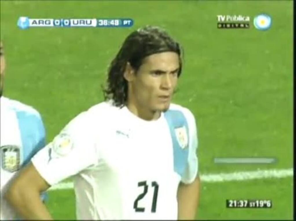 La divertida reacción de Diego Forlan cuando le gritaban “cornudo”