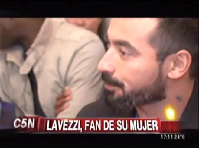 El Pocho Lavezzi alentó a Yanina Screpante desde la primera fila en el París Fashion Week