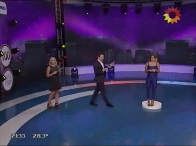 Las súper curvas de Cinthia Fernández en Como anillo al dedo