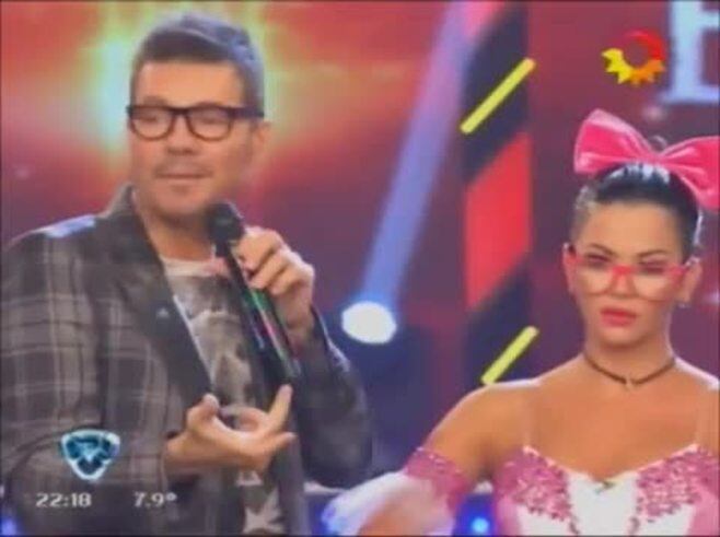 Jelinek, muñeca brava en ShowMatch: blooper y golpe a Tinelli, y piquito a Magaldi
