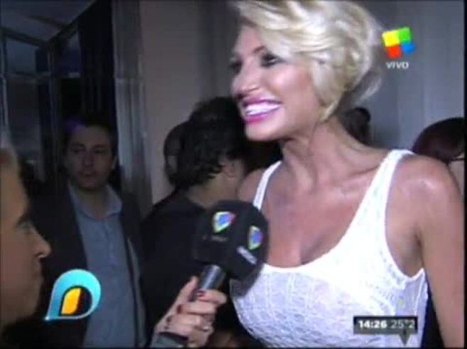 A Vicky Xipolitakis le preguntaron cuántos años cumplió y… ¡se pisó sola!