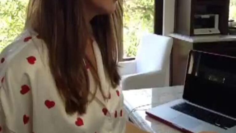 El divertido video de "entrecasa" de Soledad Fandiño que publicó René Pérez