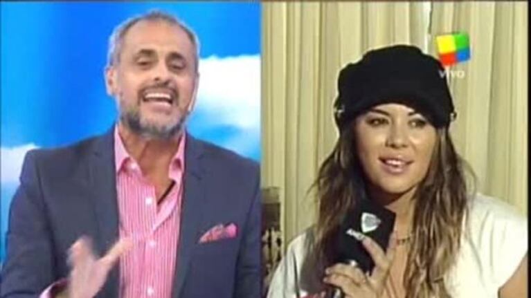 Karina Jelinek, recargada: abandona el departamento conyugal, lanza su simpática ropa interior y coquetea con el Rifle Varela