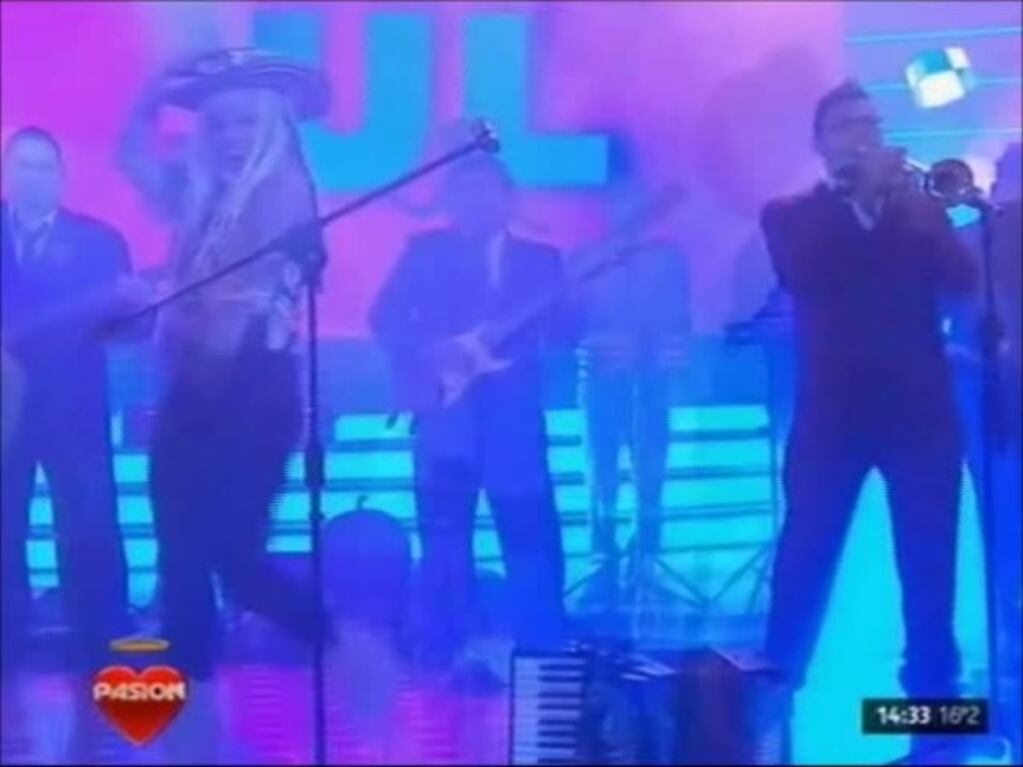 Azul de GH cantó en Pasión de Sábado, lloró de la emoción y arengó a la tribuna de un mido especial: "A ver, ¿cuántos trajeron la SUBE?"