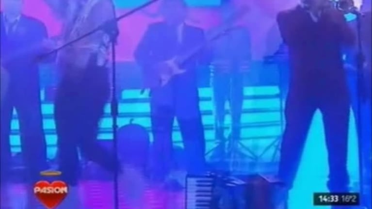 Azul cantó en Pasión de Sábado, lloró de la emoción y arengó a la tribuna de un modo especial: "A ver, ¿cuántos trajeron la SUBE?"