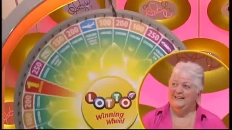 De la emoción al susto: una señora ganó 200 mil dólares en un juego de TV... y se descompensó