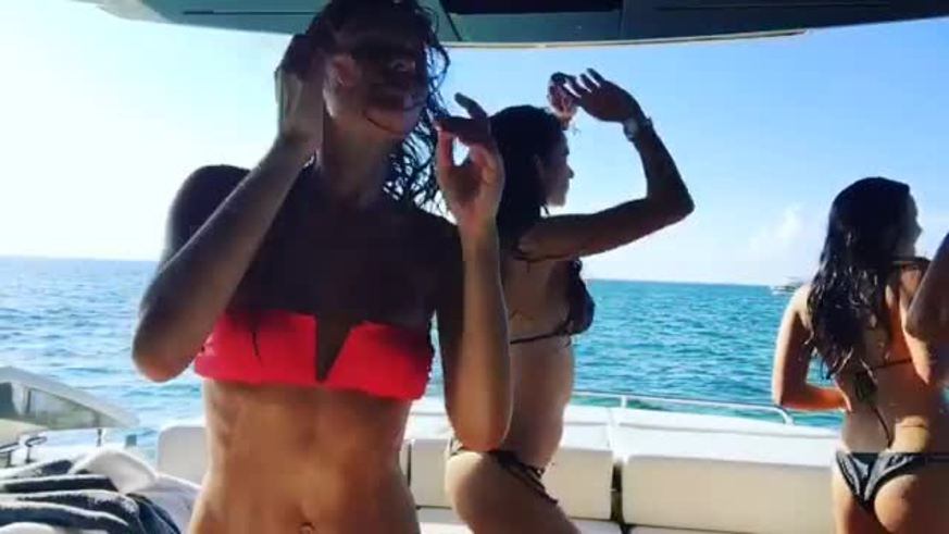 ¡Un fuego en bikini! El baile súper sexy de Pampita en un yate: “Vacaciones, amigas y Miami”