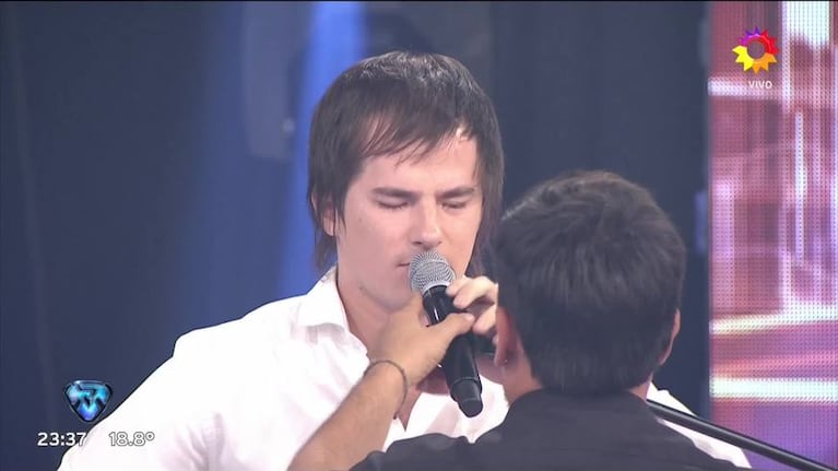 El emocionante homenaje a Luis Alberto Spinetta en ShowMatch de Nahuel Penissi y Sol Pérez