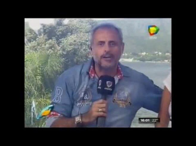 Jorge Rial "atacado"por una lluvia de besos de Loly Antoniale