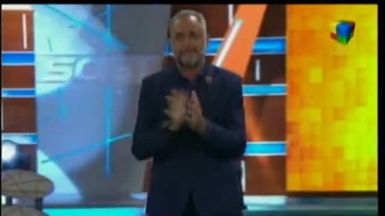 El video con el regreso de Rial a Intrusos: tatuajes nuevos, bronceado, pero picante como siempre