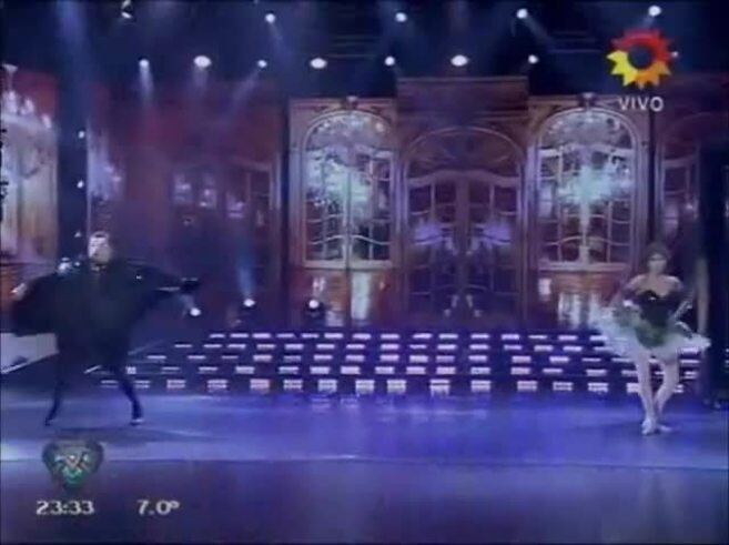Ángel De Brito a Fernando Burlando en Bailando 2015: "La estás dejando pintada a Barby Franco"