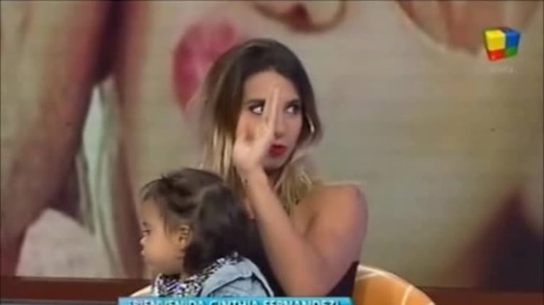 Las gemelas de Cinthia Fernández revolucionaron Intrusos