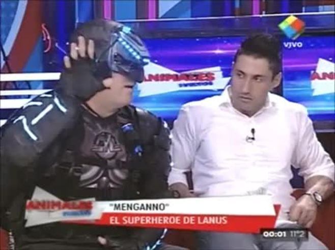 Menganno, el superhéroe de Lanús que visitó Animales Sueltos