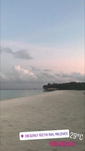 Las paradisíacas vacaciones de Yanina Screpante y el Poco Lavezzi 