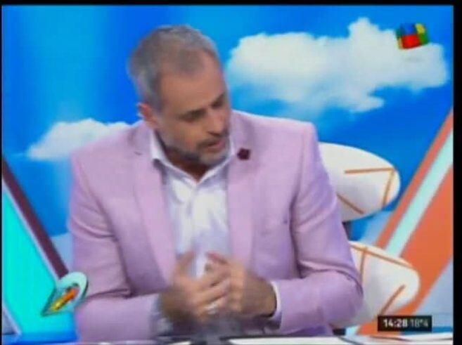 Jorge Rial y una explosiva teoría: ¿hay fotos comprometedoras de Benjamín Vicuña con una mujer?