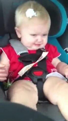 La beba que dejó de llorar al escuchar a Katy Perry